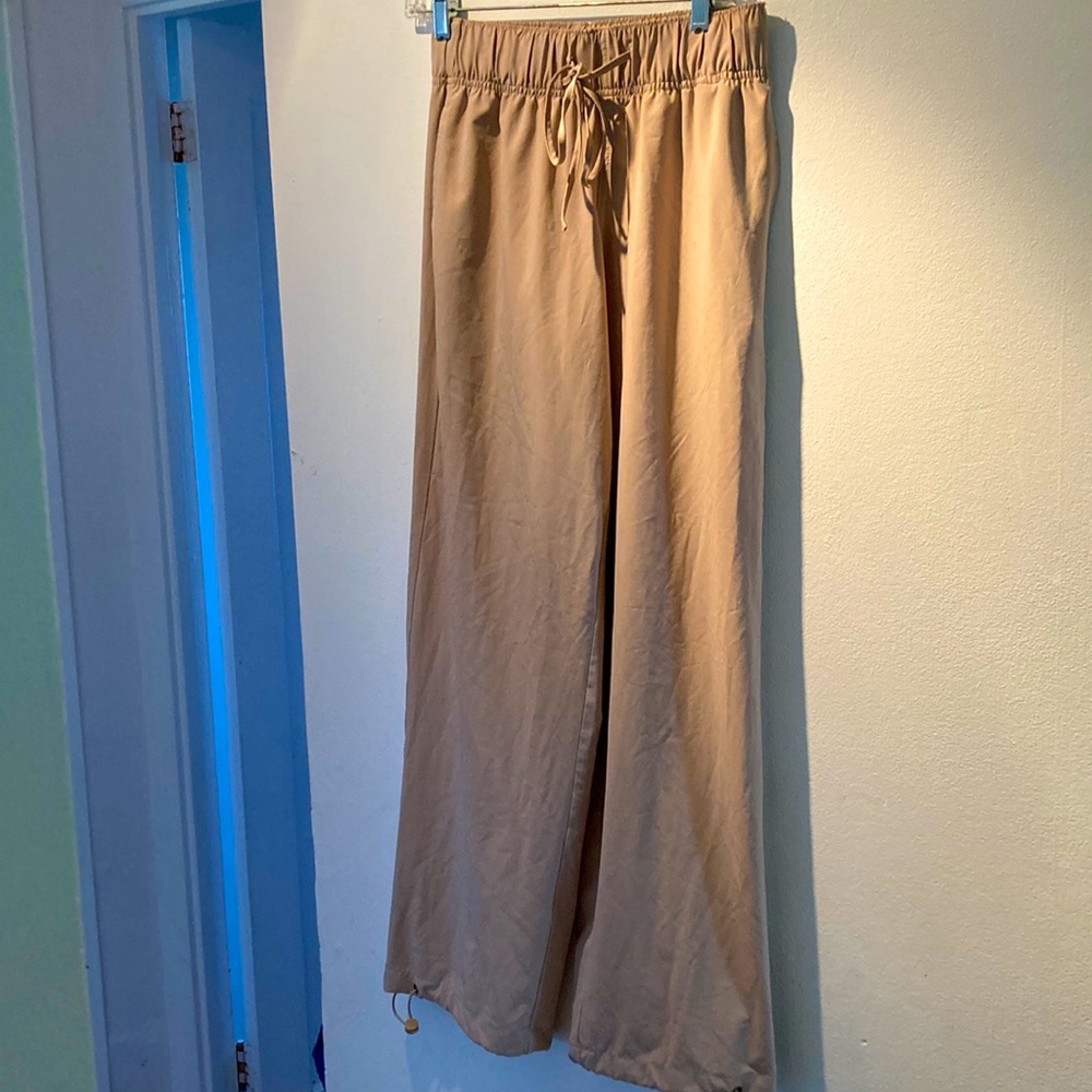 Wide legged pants